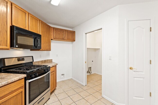 Building Photo - 6322 W Desert Laurel Ln