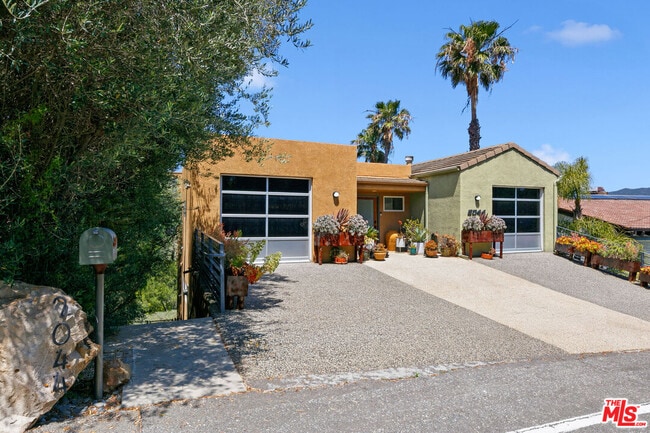 Building Photo - 2044 Corral Canyon Rd