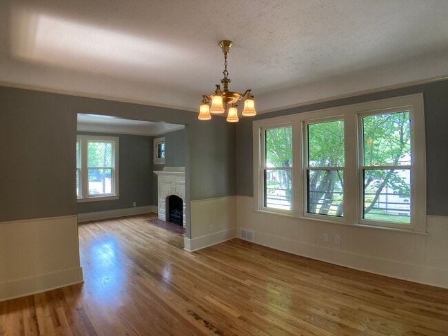 Dining room - 903 E 2nd St