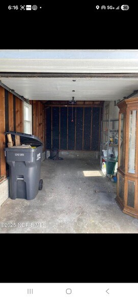 Building Photo - 3331 Van Fleet Pky