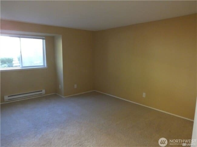 Building Photo - 1Bd/1Ba Bellevue Condo