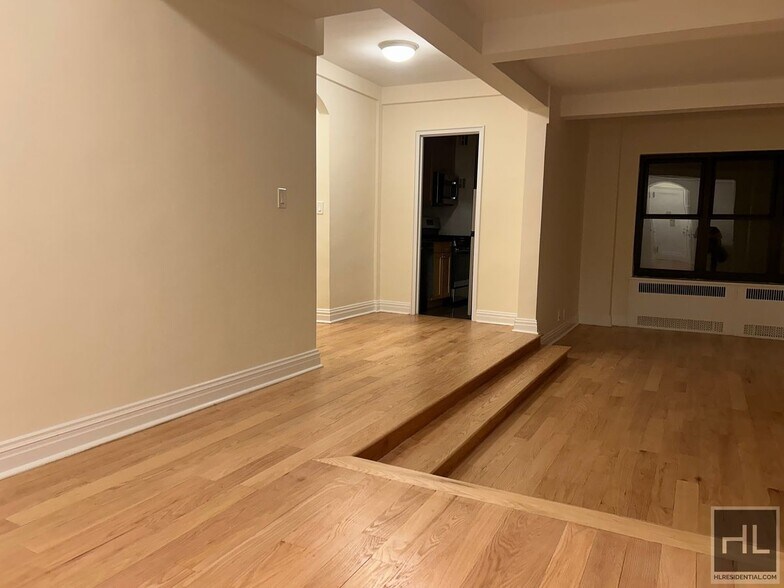 Building Photo - EAST 56 STREET