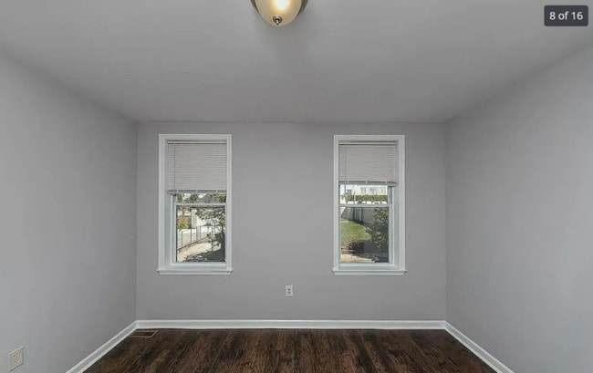 Building Photo - 4 Bedroom 3 Bathroom Home