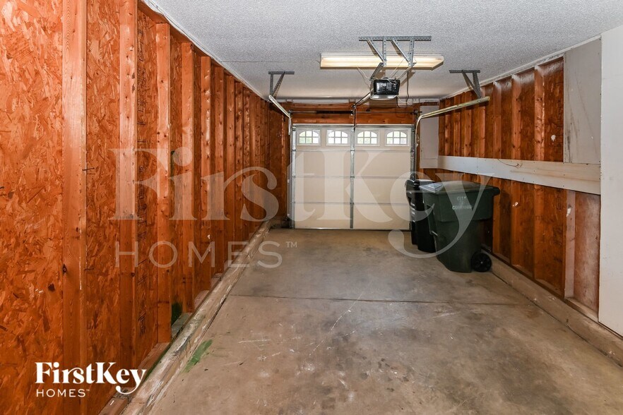 Building Photo - 4190 Ivydale Ave SW