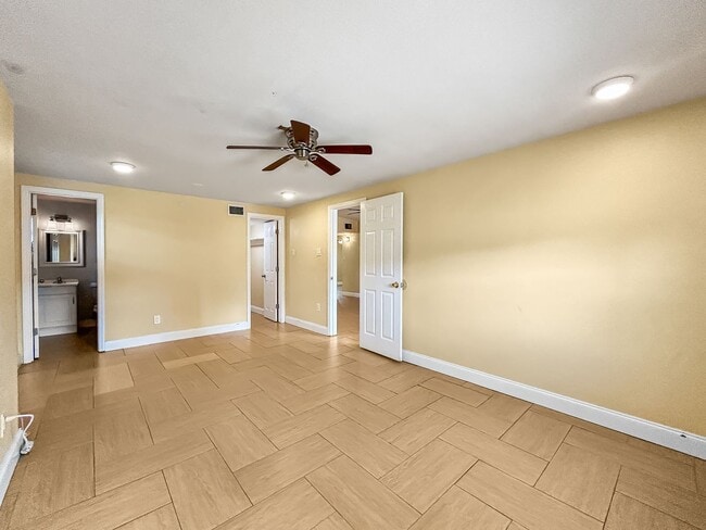 Building Photo - Updated Beautiful Rental Home in Seminole – Great Location!  4bed|2bath