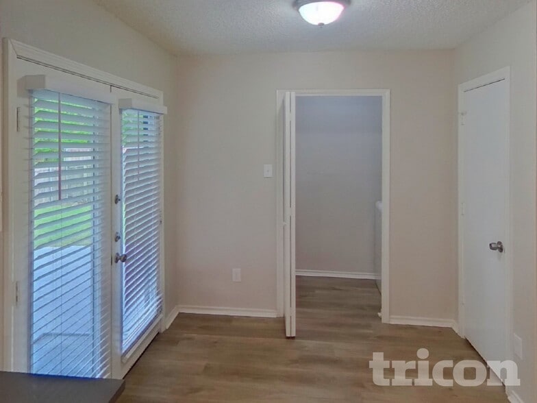 Building Photo - 133 Brockway Dr