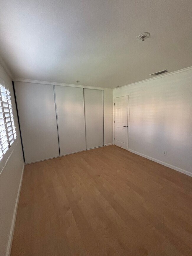 Building Photo - Resort living in Siena Hills-Condo with Pool, Gym and more!