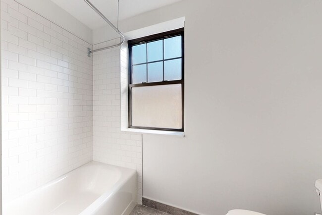 Floorplan - 5411-5421 S. Ellis Avenue