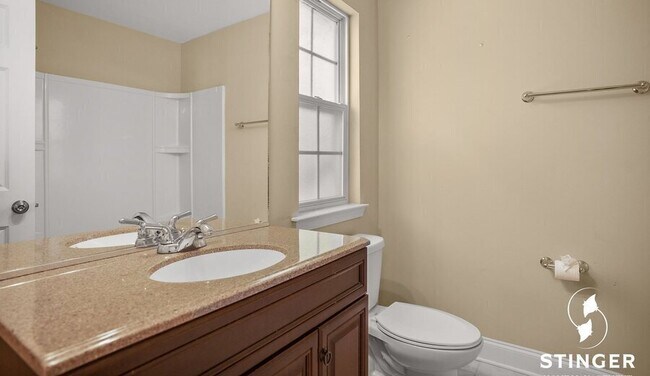 Building Photo - 381 Dante Cir