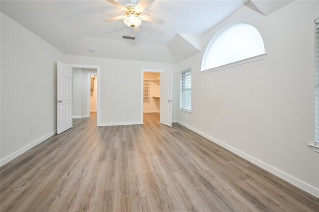 Building Photo - 13364 Amasia Dr