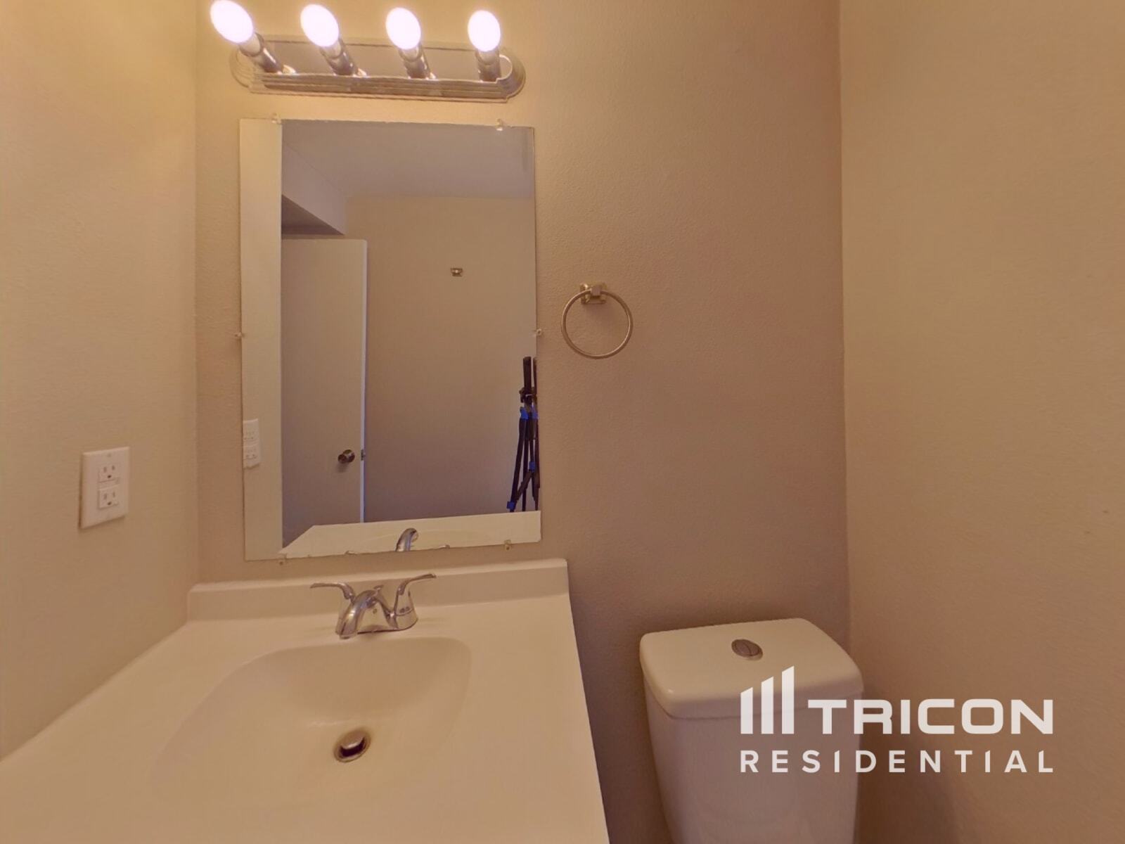 Building Photo - 6821 Mescalero Dr