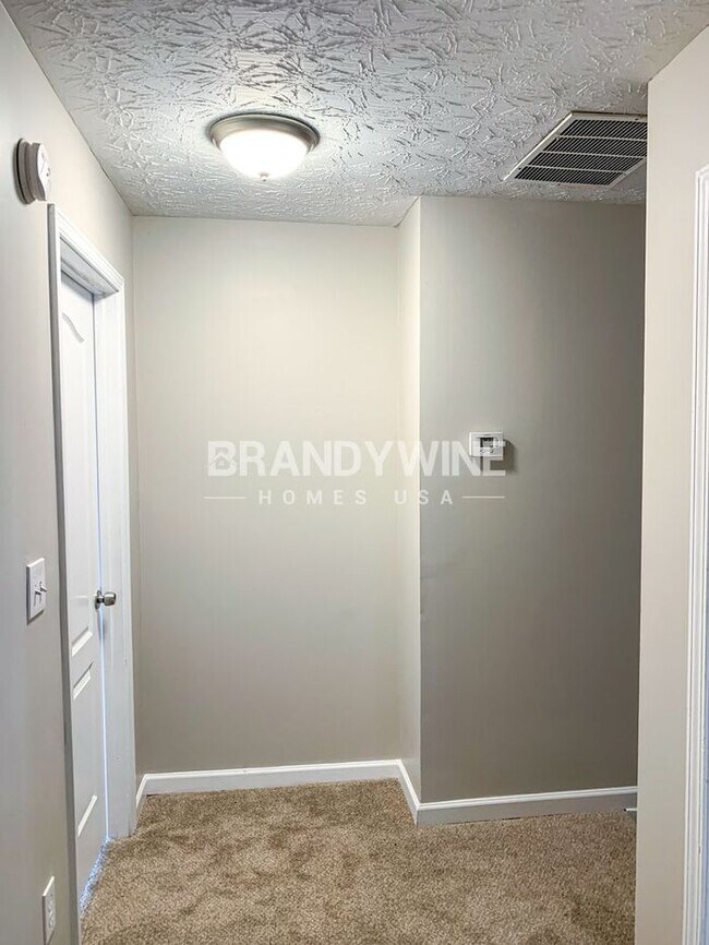 Building Photo - Captivating 4BR! A remarkable find