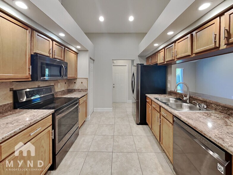 Building Photo - 8280 Philatelic Dr