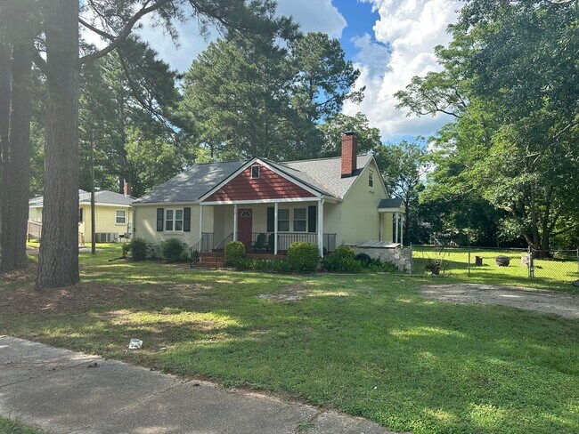 Building Photo - 523 Hilltop Dr