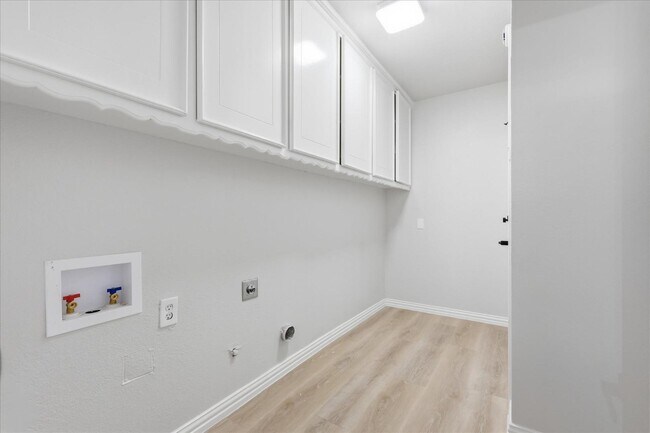 Building Photo - 5719 Enchanted Ln