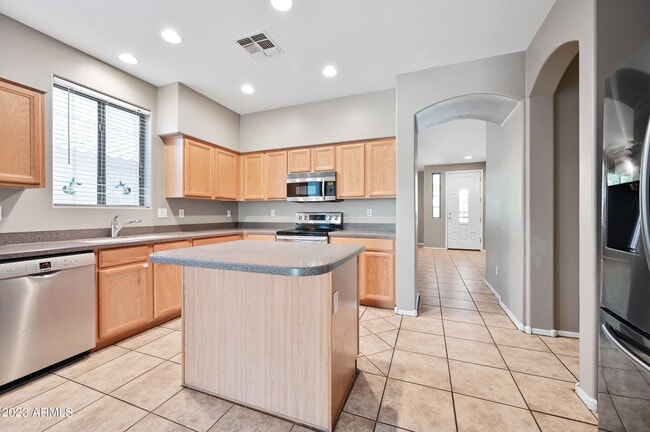 Building Photo - 18165 W Canyon Ln