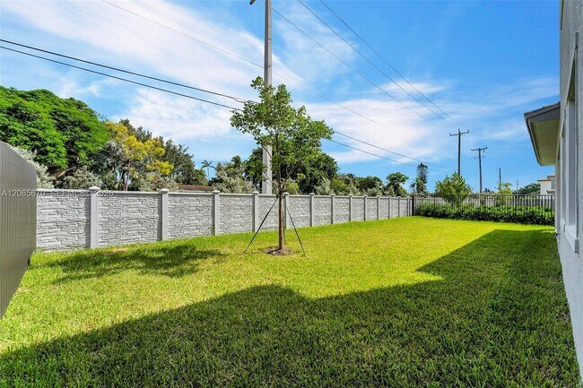 Building Photo - 8283 SW 120th Ter
