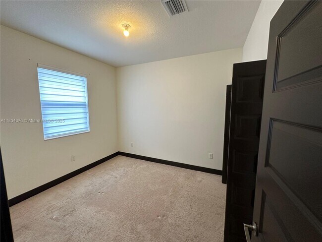 Building Photo - 16005 NW 91st Ct