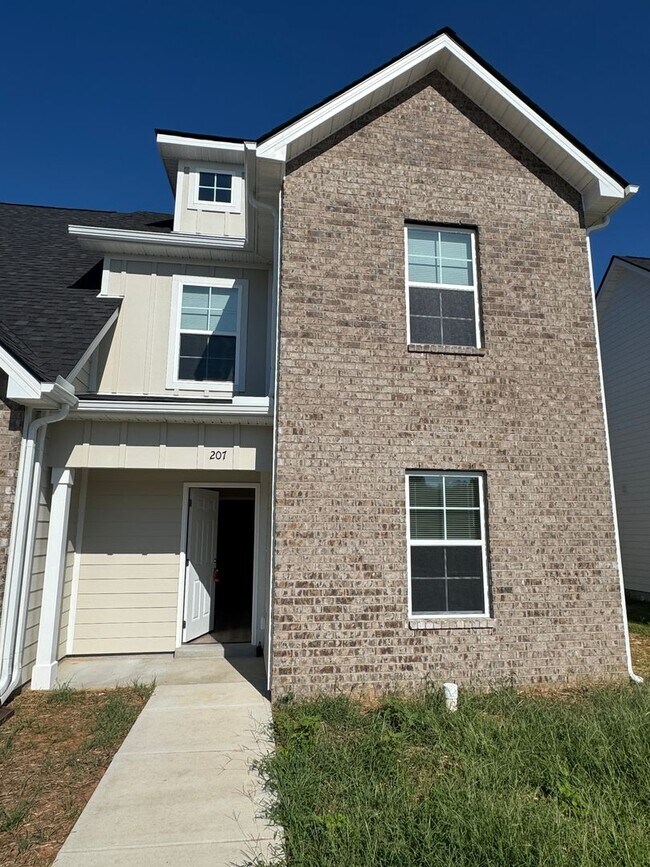Building Photo - 207 Mountaindale Dr
