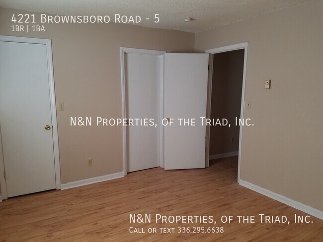 Building Photo - 4221 Brownsboro Rd