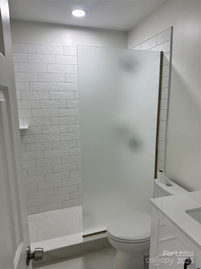 Building Photo - 10423 Queensmead Cir