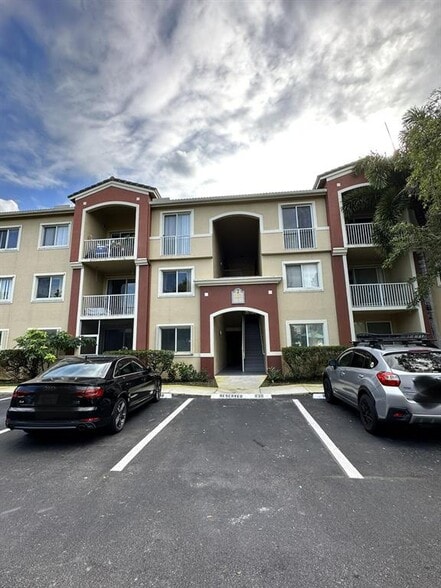 Building Photo - 7085 Nova Dr