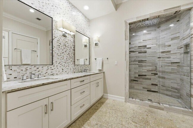 Building Photo - 459 NE 15th Ave