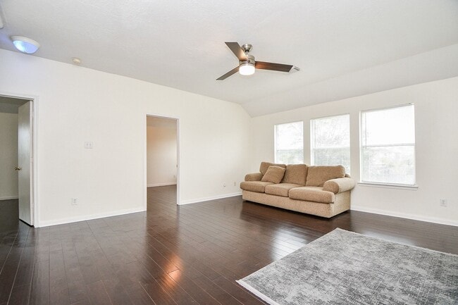 Building Photo - 9641 Weldridge Dr