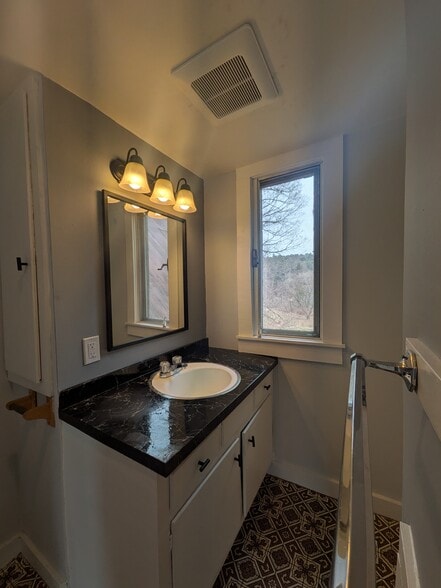 Building Photo - 2978 Vt Rte 14 N