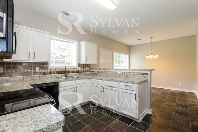 Building Photo - Discover the convenience of Lithonia living