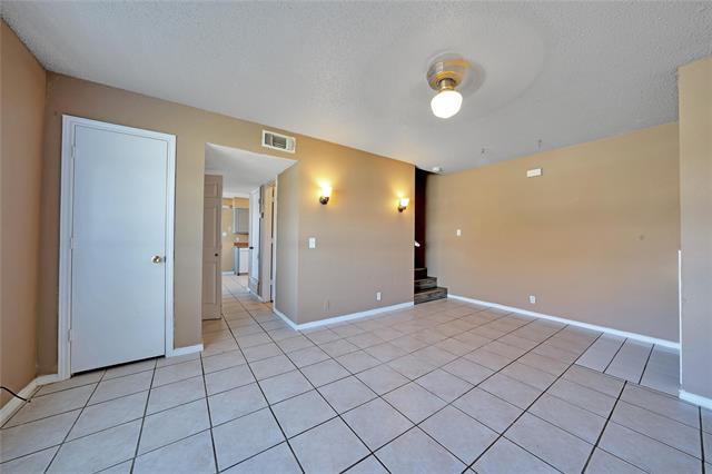 Building Photo - 201 S Las Vegas Trail