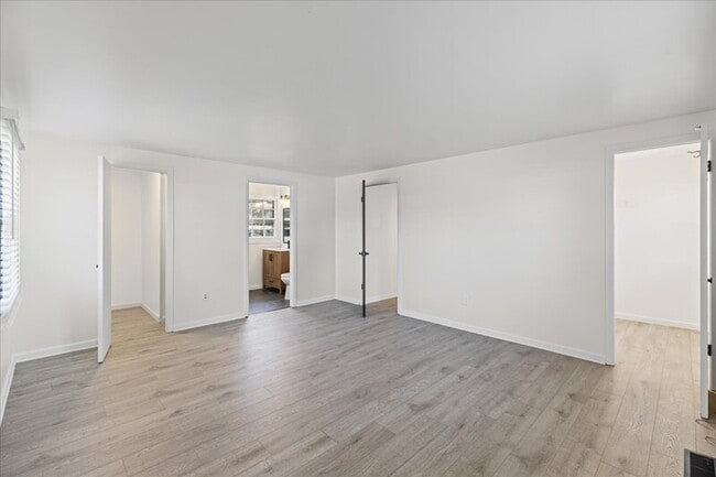 Building Photo - 114 Millbrook Dr
