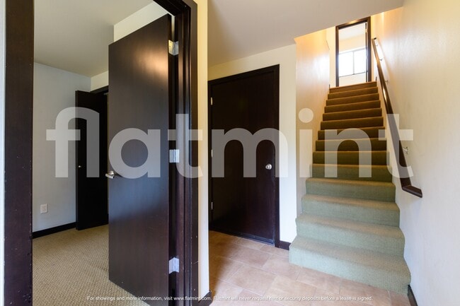 Building Photo - 1512 44th Ave SW