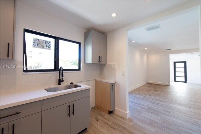 Building Photo - 764 NW 36th Ave