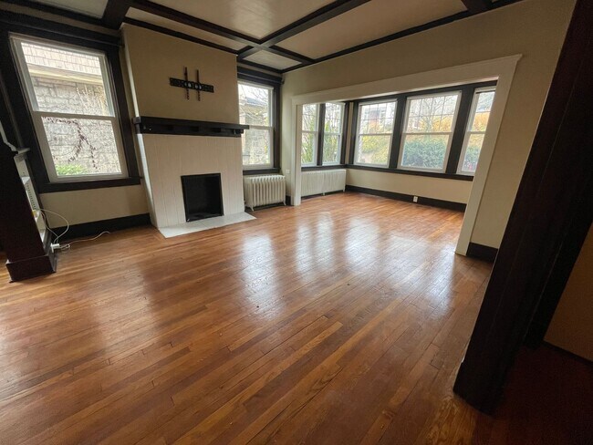 Building Photo - 6621 Church Ave