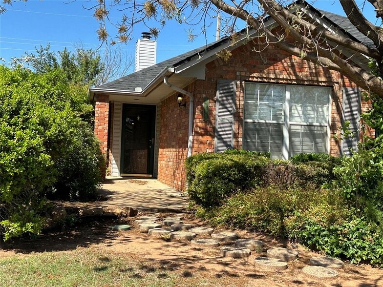 Building Photo - 2909 Shiloh Ln