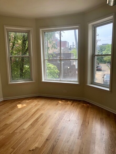 Building Photo - 929 S Laflin St