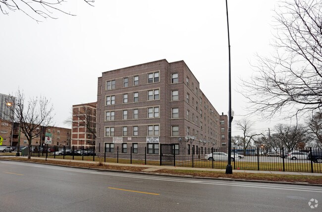 Building Photo - 7601 S South Shore Dr