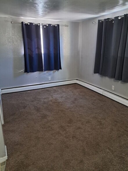 Building Photo - 1931 Clinton St