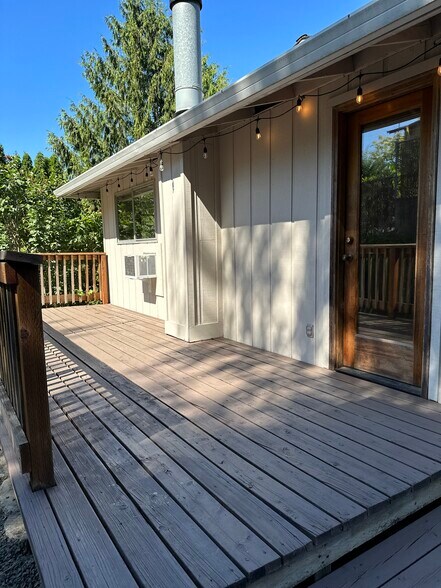 Building Photo - 8617 SW 49th Ave