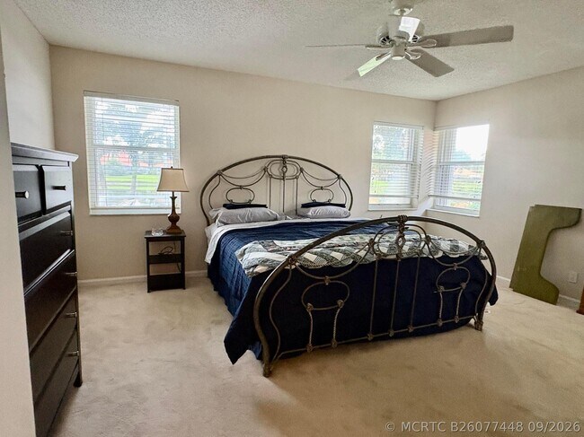 Building Photo - 7702 Majestic Palm Dr