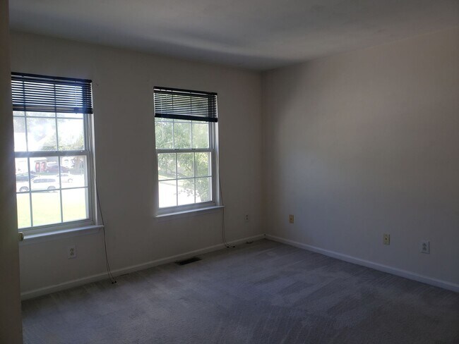 Building Photo - 4115 Bishops Pl