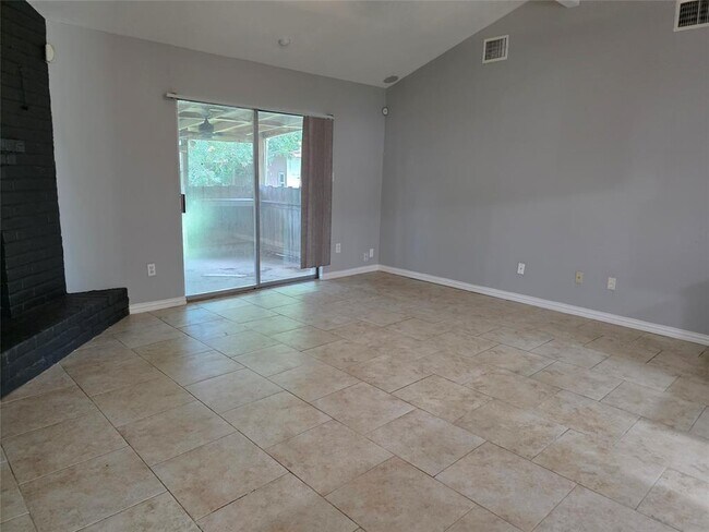 Building Photo - 814 Cascade Creek Dr