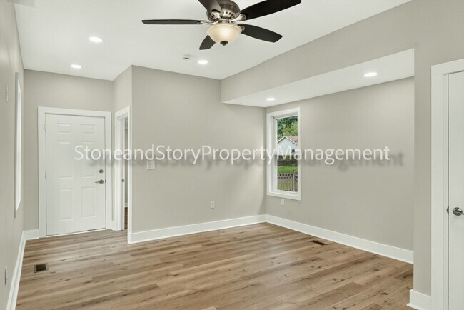 Building Photo - New Remodeled! 4 Bedroom 2 Bath