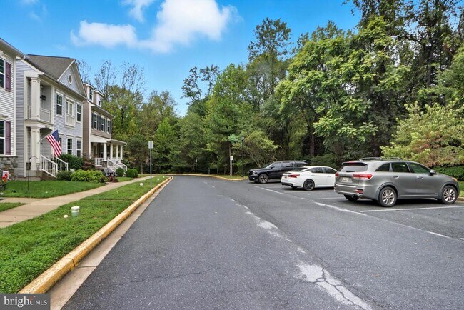 Building Photo - 10228 Nuthatch Dr