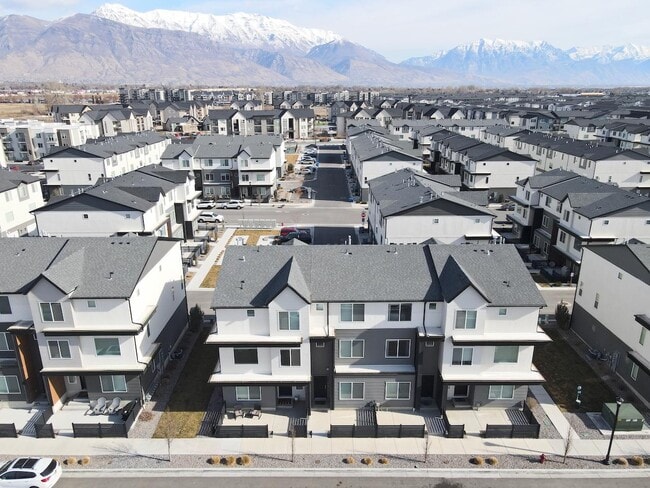 Building Photo - 324 S 1150 W