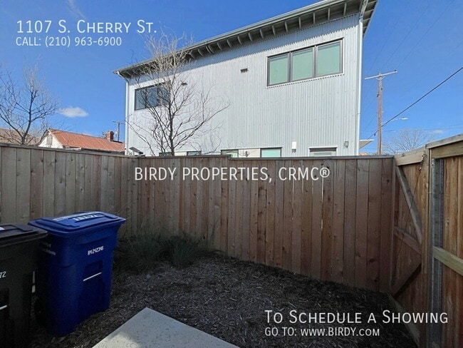 Building Photo - 1107 S Cherry St