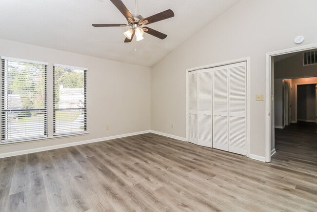 Building Photo - 20 Briar Gate Ln