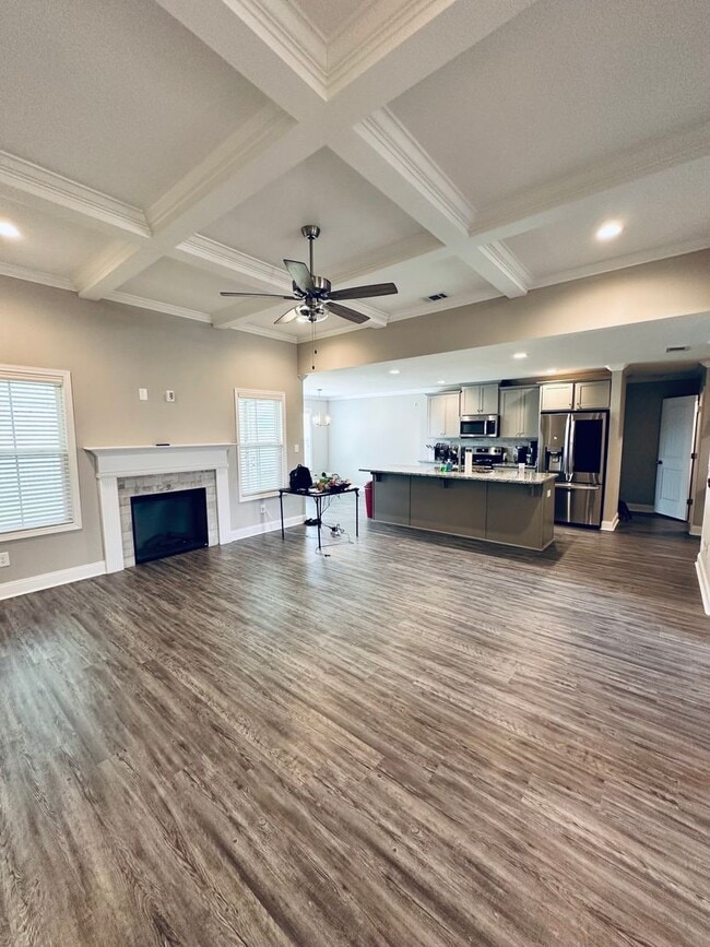 Building Photo - 104 Sig Ct