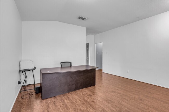 Building Photo - 9327 Delicado Dr